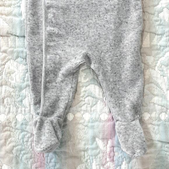 Polar Bear Gray Bodysuit  2-3 Months Boys & Girls - Picture 2 of 10